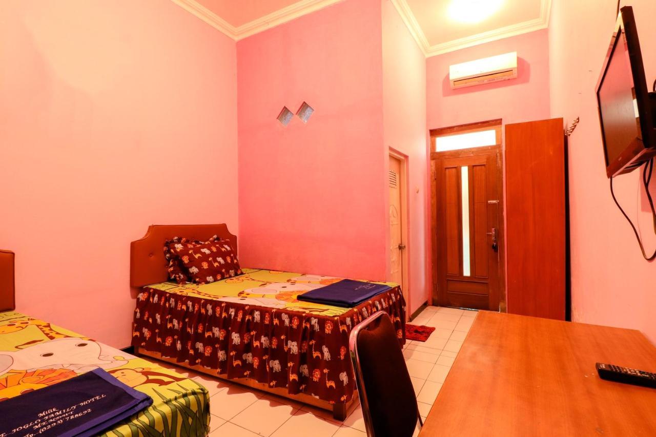 The Joglo Family Hotel Магеланг Экстерьер фото