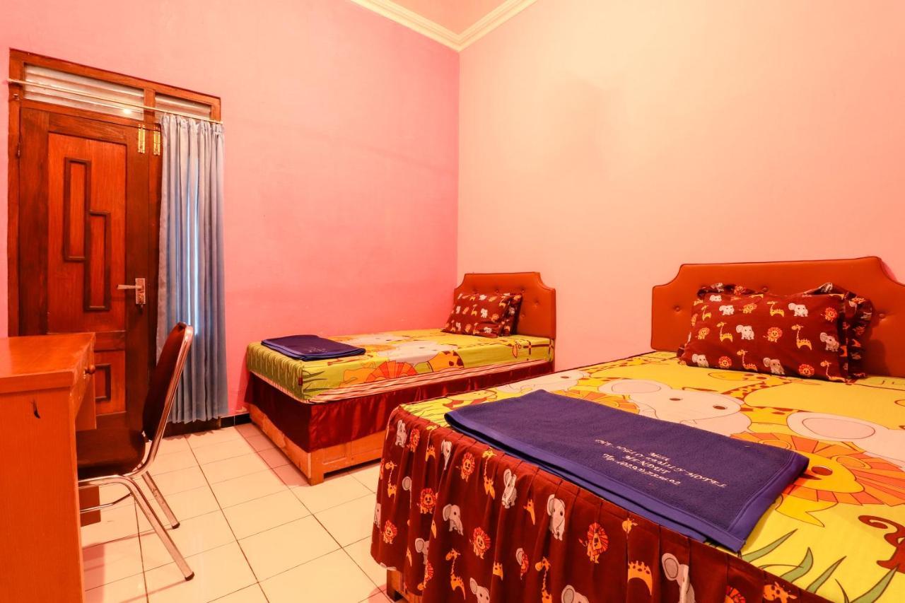 The Joglo Family Hotel Магеланг Экстерьер фото