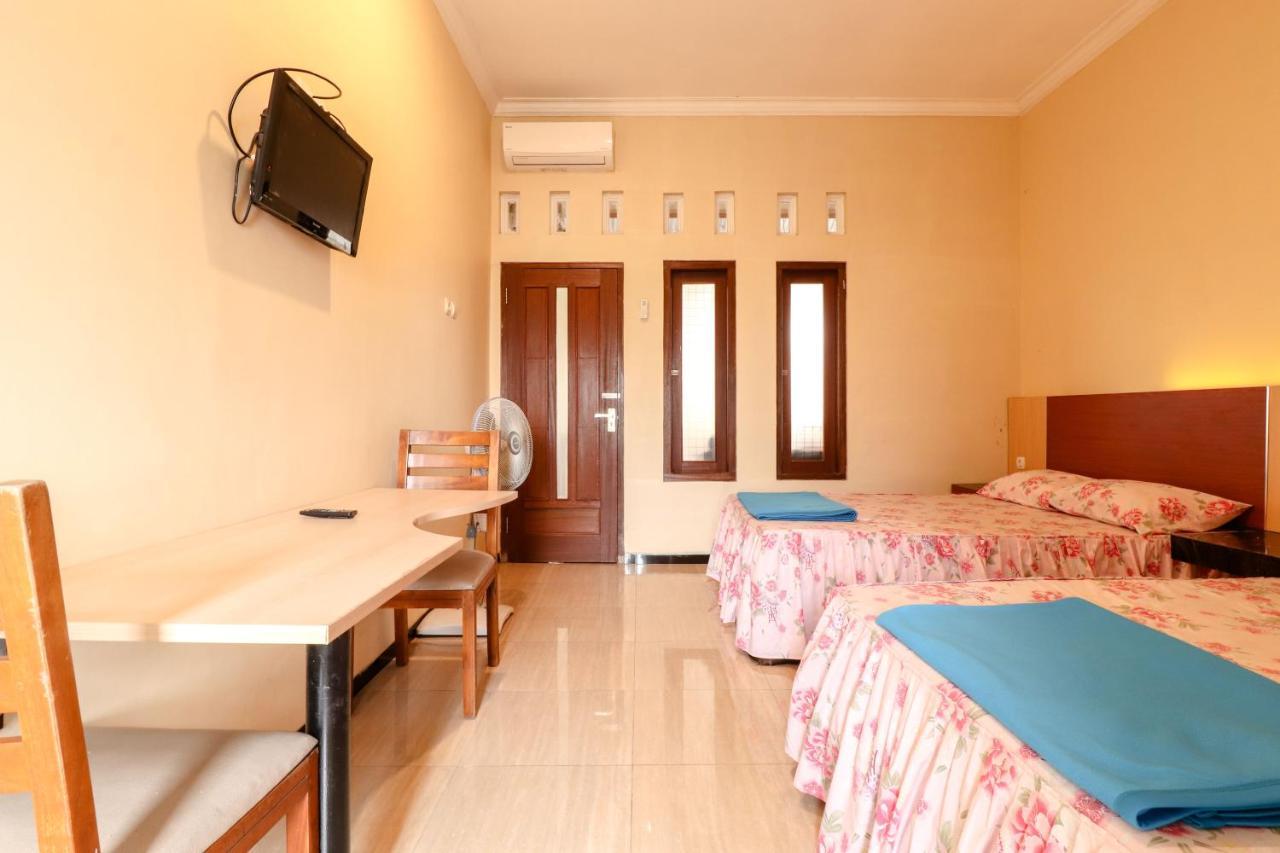 The Joglo Family Hotel Магеланг Экстерьер фото