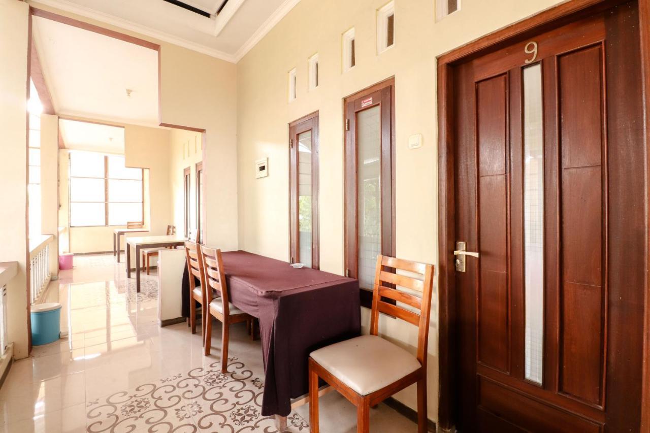 The Joglo Family Hotel Магеланг Экстерьер фото