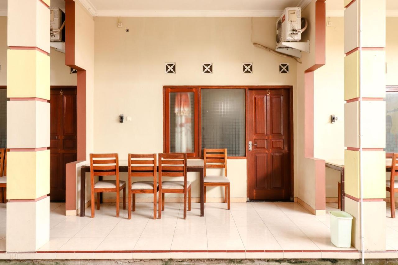 The Joglo Family Hotel Магеланг Экстерьер фото