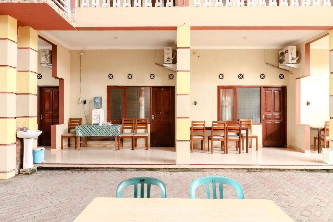 The Joglo Family Hotel Магеланг Экстерьер фото