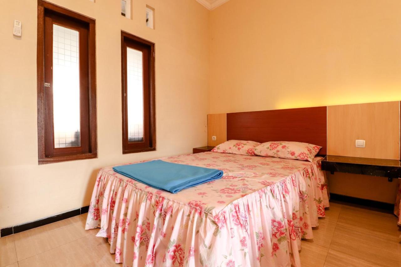 The Joglo Family Hotel Магеланг Экстерьер фото