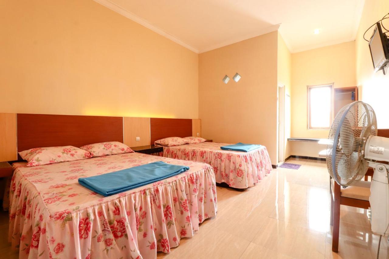 The Joglo Family Hotel Магеланг Экстерьер фото